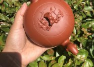 樹樁葡萄壺；朱泥380CC