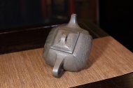 《四方抽角石瓢》經(jīng)典紫砂壺抽角宜興全手工高級工藝美術(shù)師泡茶壺茶具蟹殼青段泥