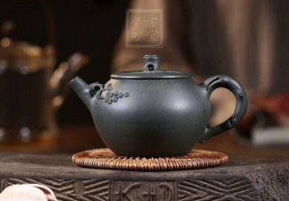 《歲寒三友》紫砂壺工藝美術師全手工純制壺綠泥 《歲寒三友》紫砂壺工藝美術師全手工純制壺綠泥