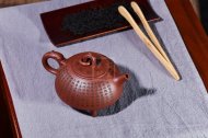 《環(huán)龍三足》宜興國家工藝美術師工紫砂壺底槽青茶壺茶具