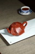《炫》宜興紫砂壺創(chuàng)新壺工藝美術師手工大紅袍泡茶壺禮品