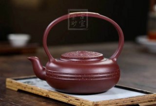 《玉璧金砂提梁》 《玉璧金砂提梁》