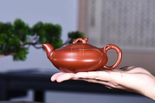 《竹節(jié)慕古》宜興紫砂壺實(shí)力派名家手工大紅袍創(chuàng)新創(chuàng)新茶壺茶具 《竹節(jié)慕古》宜興紫砂壺實(shí)力派名家手工大紅袍創(chuàng)新創(chuàng)新茶壺茶具