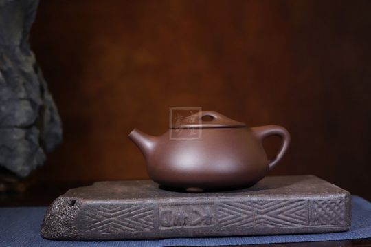 《景舟石瓢》宜興黃龍山紫泥紫砂壺茶具石瓢 《景舟石瓢》宜興黃龍山紫泥紫砂壺茶具石瓢