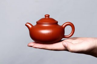 《蓮子壺》宜興工藝美術(shù)師手工紫砂壺茶壺具大紅袍蓮子 《蓮子壺》宜興工藝美術(shù)師手工紫砂壺茶壺具大紅袍蓮子