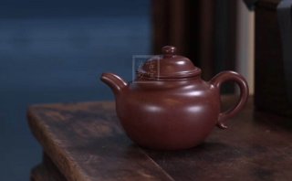 《大亨蓮子》宜興紫砂壺工藝美術員手工紫泥蓮子茶壺具 《大亨蓮子》宜興紫砂壺工藝美術員手工紫泥蓮子茶壺具