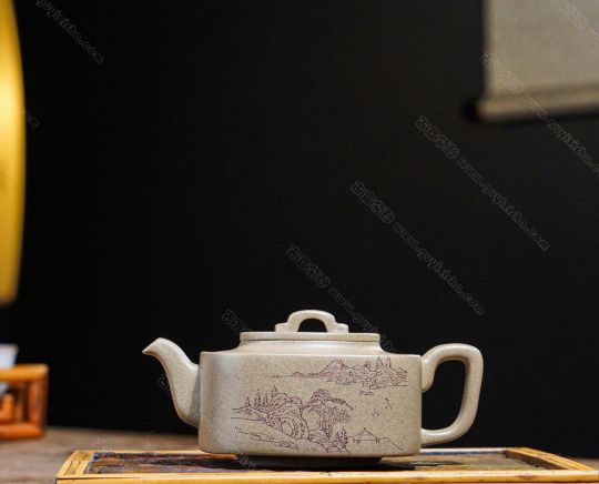 美壺推薦！品名：四方玉鎖作者：工藝美術