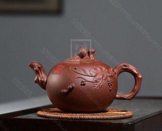 《松鼠葡萄》 《松鼠葡萄》