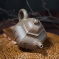 《六方掇球》宜興紫砂壺研究員級高級工藝美術(shù)師純手工青段掇球泡茶壺茶壺茶具