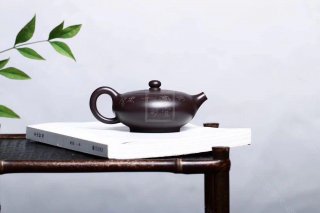 《荷風圓珠》 《荷風圓珠》